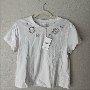 NWT: Splendid White Floral Eyelet
Short Sleeve Top, size M